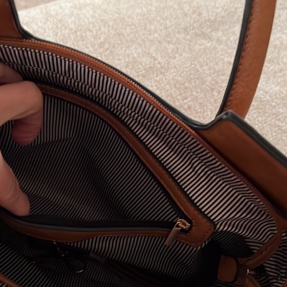 Brown handbag with detachable shoulder strap. Fully lined. - Picture 6 of 7